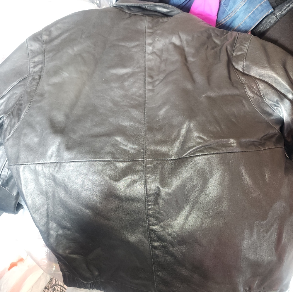 Leather jacket - Picture 3 of 6